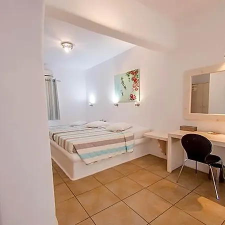 Paradise Ξενοδοχείο 2*