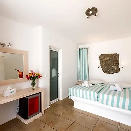 Ξενοδοχείο Paradise 2*